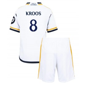 Real Madrid Toni Kroos #8 Heimtrikot 2023-24 Kurzarm (+ kurze hosen)